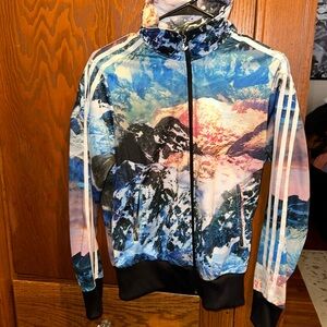 Women’s Adidas zip up size M